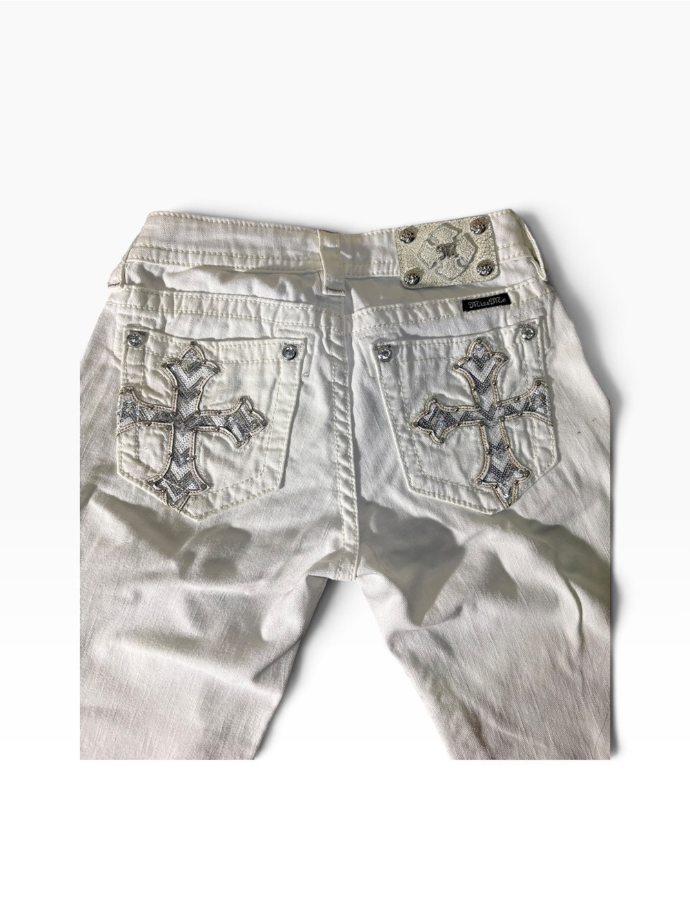 Miss Me White Slim Straight Men’s Jeans with Embellished Cross Pockets